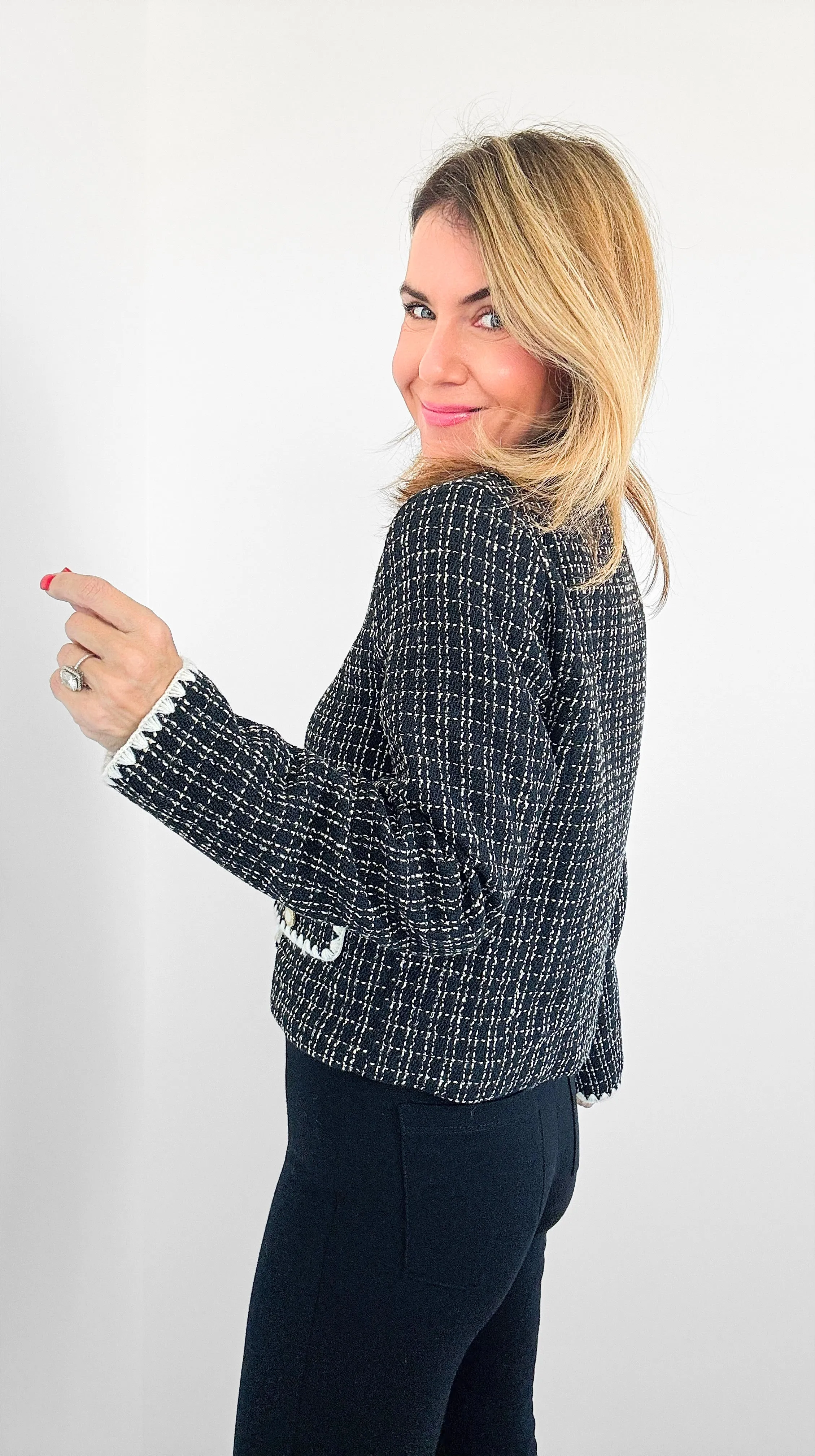 Chic Parisian Tweed Blazer