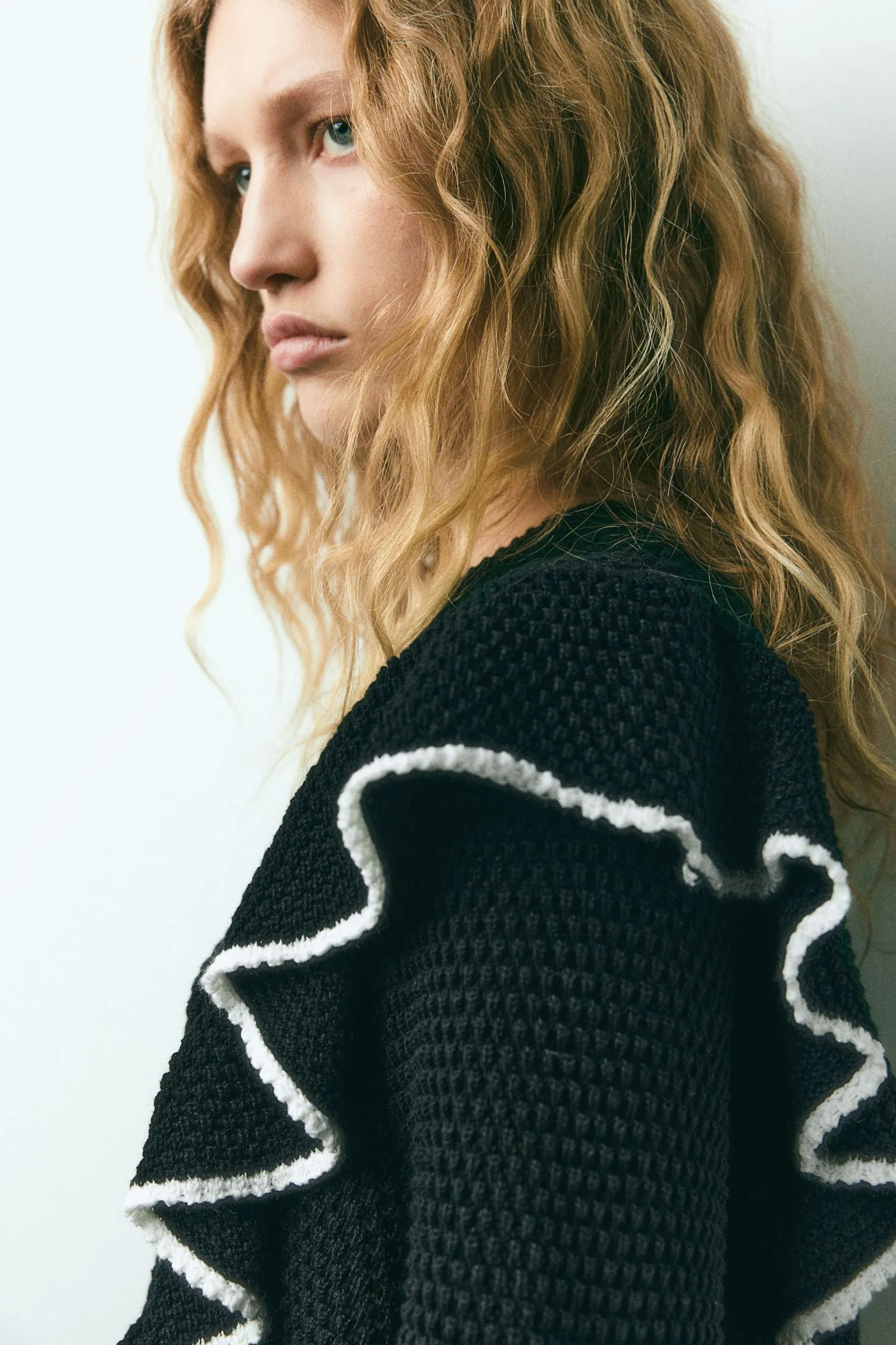 H&M Ruffle Trimmed Textured Sweater, black