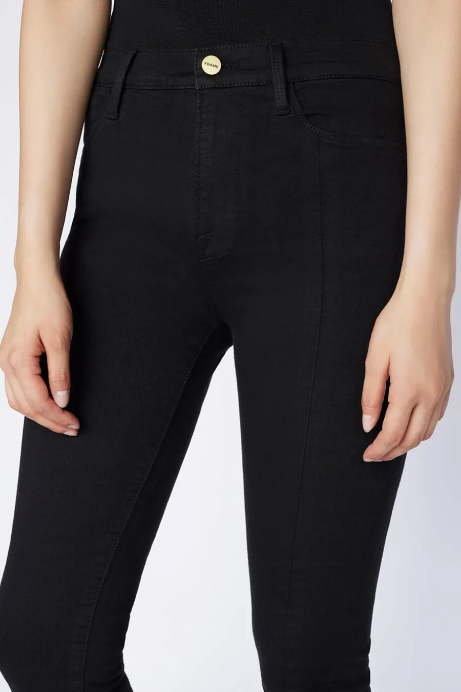 Le High Skinny Front Split Film Noir